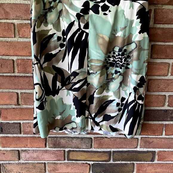 Dressbarn Abstract Print Layered Ruffle Sleeveless Dress Black Green 16 - Picture 9 of 10